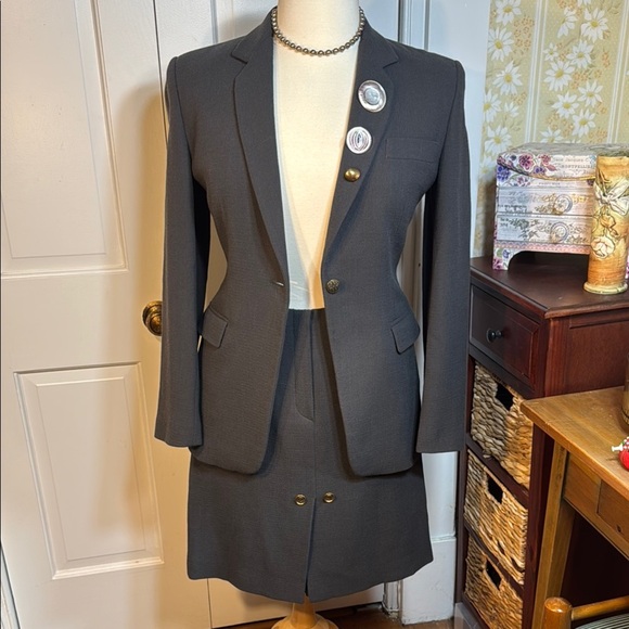 Vintage EUC Emporio Armani Beautifully Embellished Gray/Blue Suit Jacket/Skirt 🤩 - Picture 3 of 16